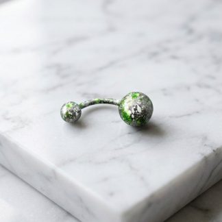 Taşlı yeşil beyaz parıltılı göbek piercing